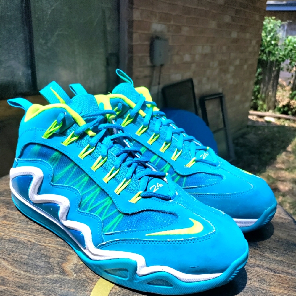 Ken Griffey aqua size 12 Great condition